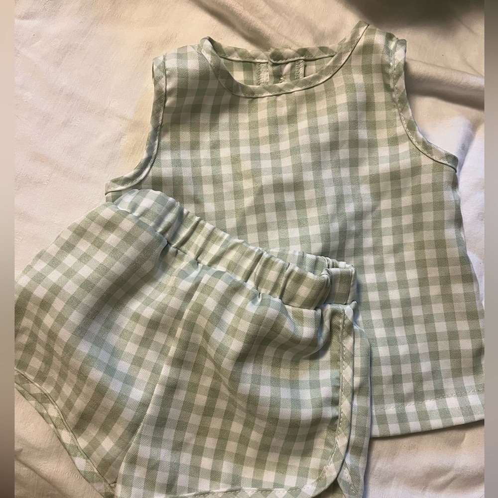 Adorable plaid outfit